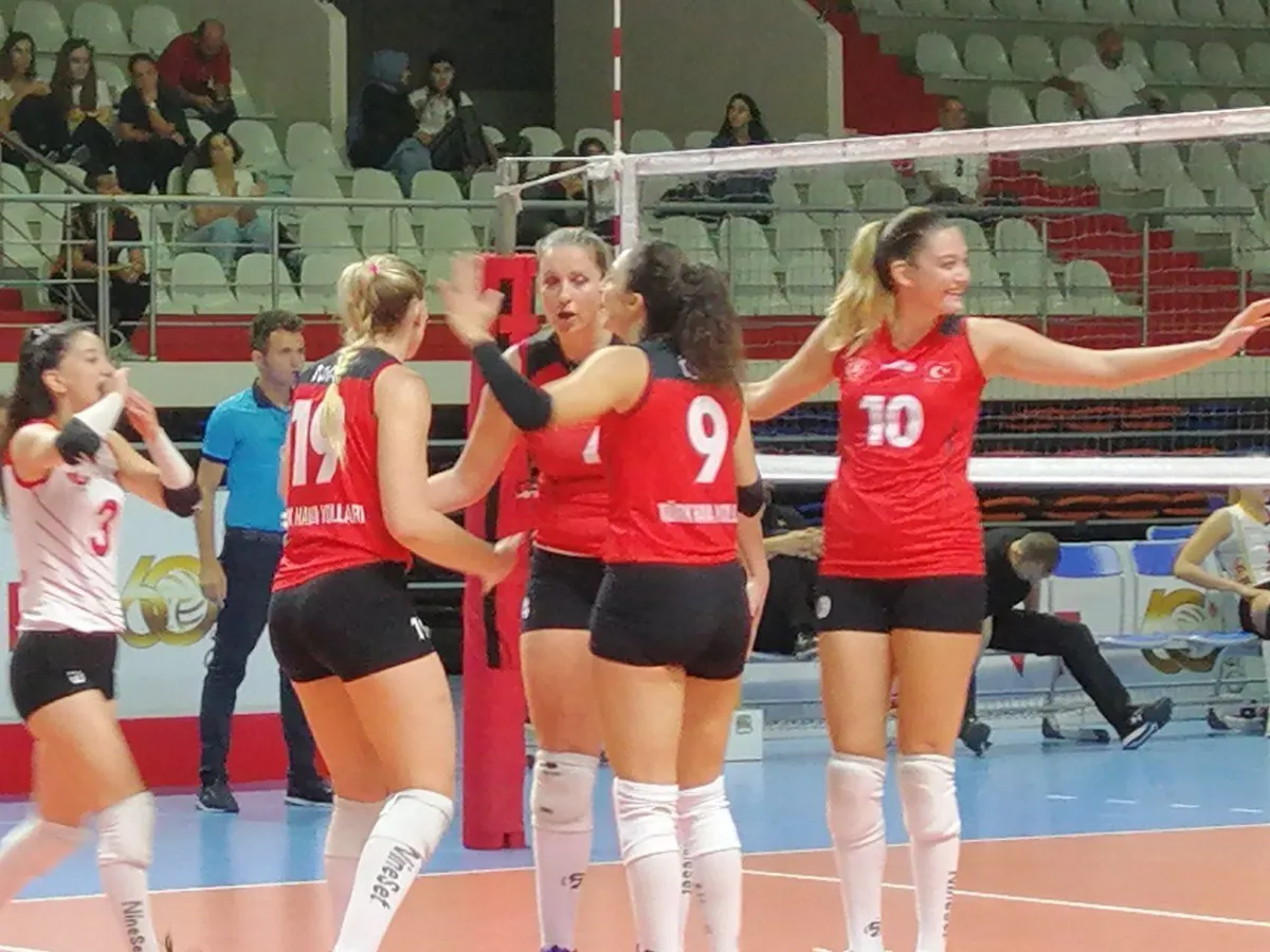 THY Dostluk Turnuvası’nda İlk Gün Eczacıbaşı VitrA ve THY Galip