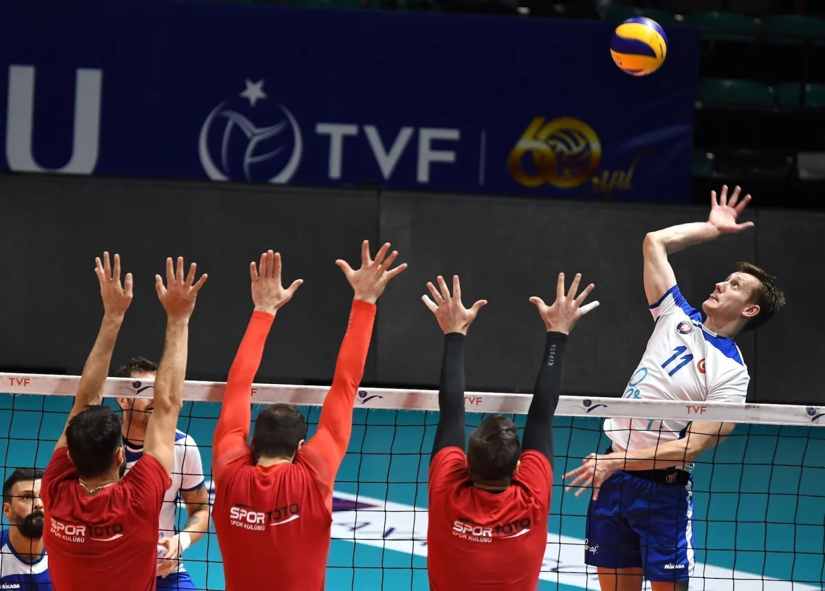 Halkbank Hazırlık maçında Spor Toto'yu 3-0 Yendi