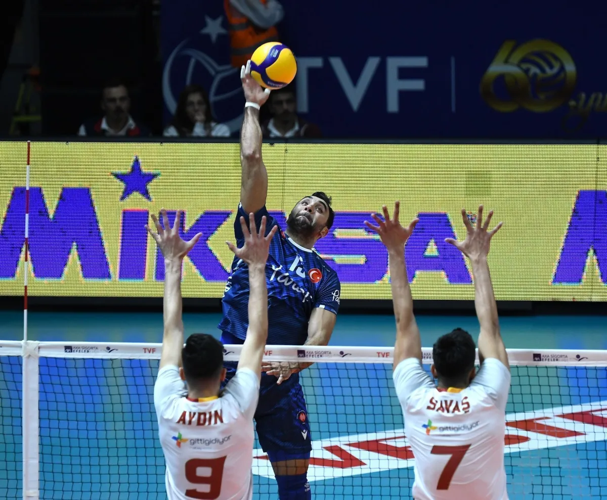 Galatasaray HDI Sigorta Halkbank'a Set Vermeden 3 Puanı Aldı