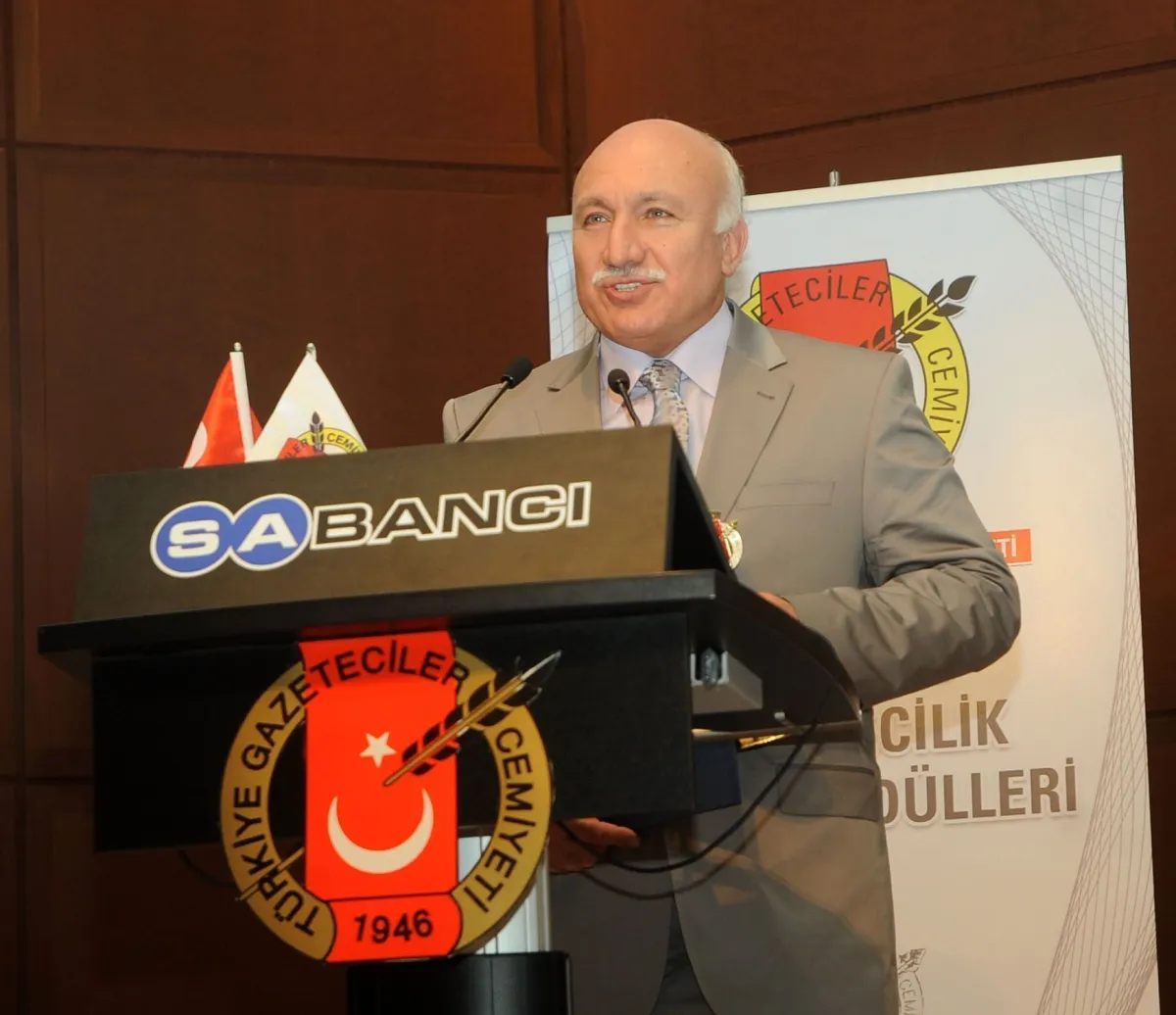 Duayen Spor Gazetecisi , Ödül Avcısı Celal Demirbilek Defnedildi