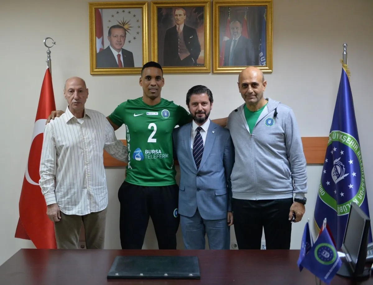 Kübalı Leonel Marshall Bursa Büyükşehir’de