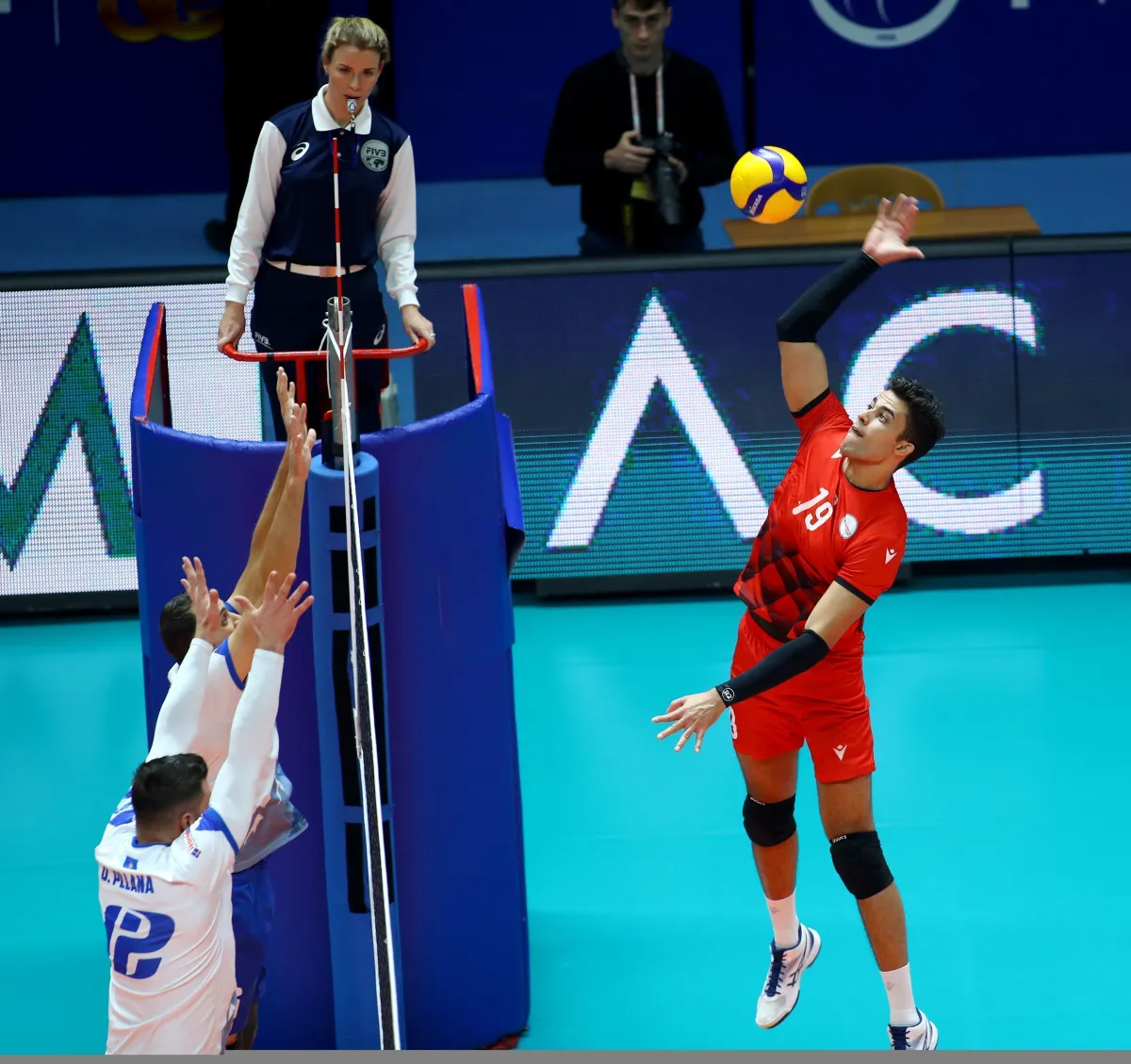Spor Toto Voleybol Takımı Avrupa Challenge Cup'ta 16 Takım Arasında