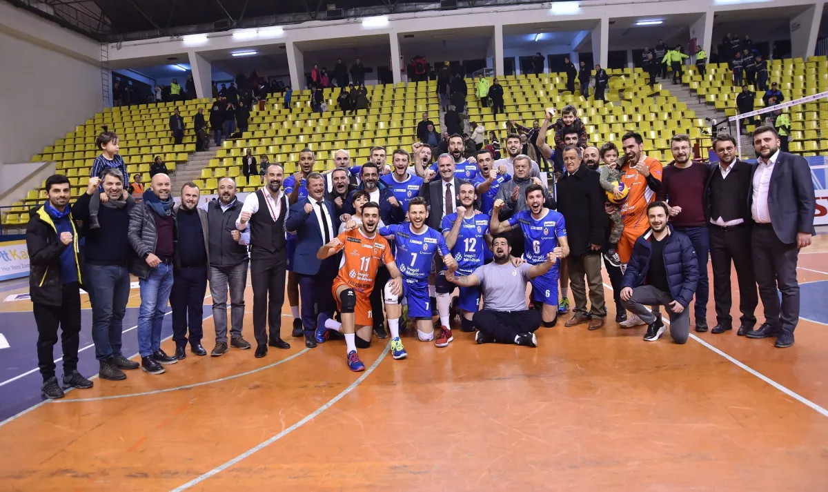 İnegöl Lider Galatasaray HDI Sigorta'yı 3-0 Yendi
