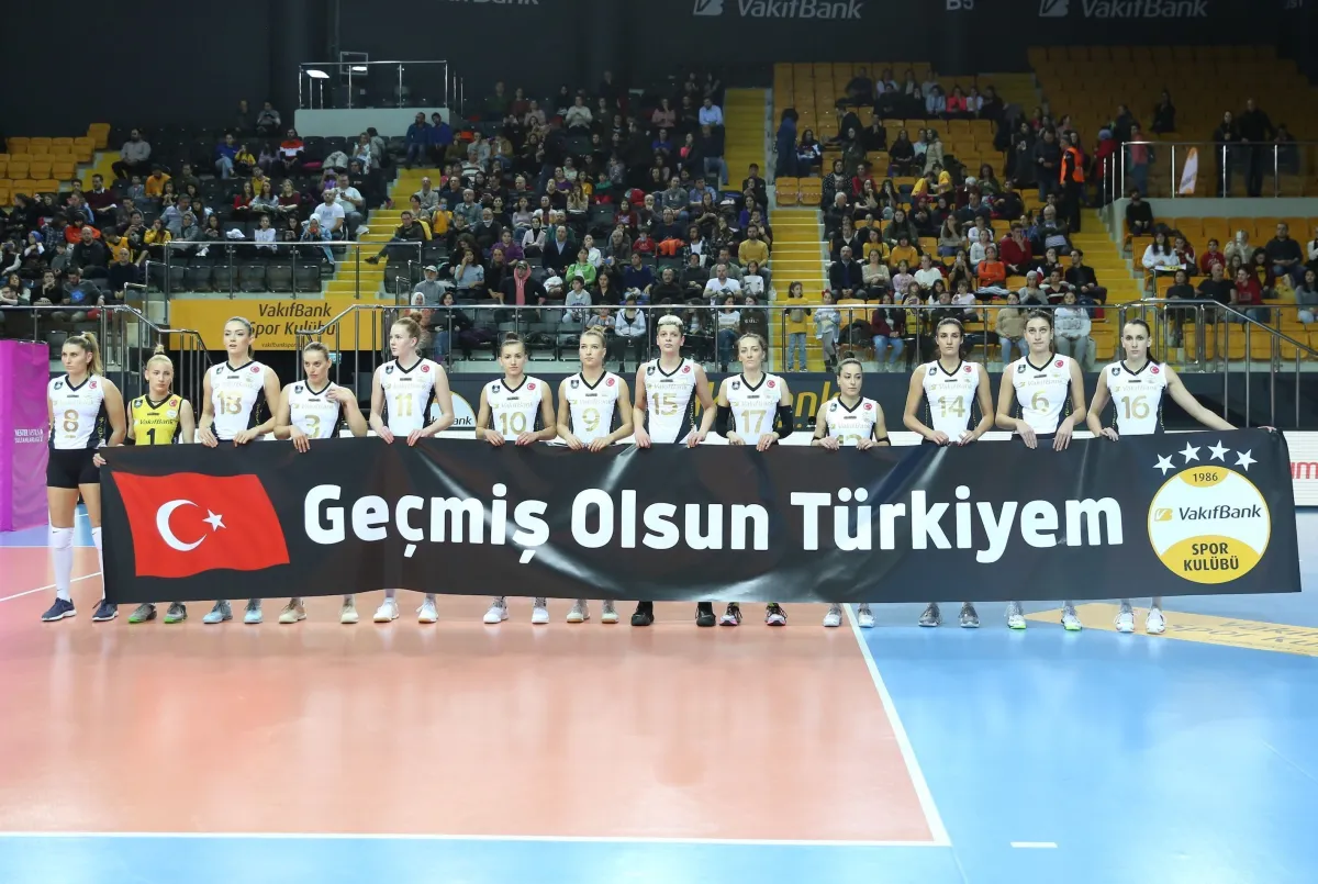 VakıfBank liderliğini sürdürdü
