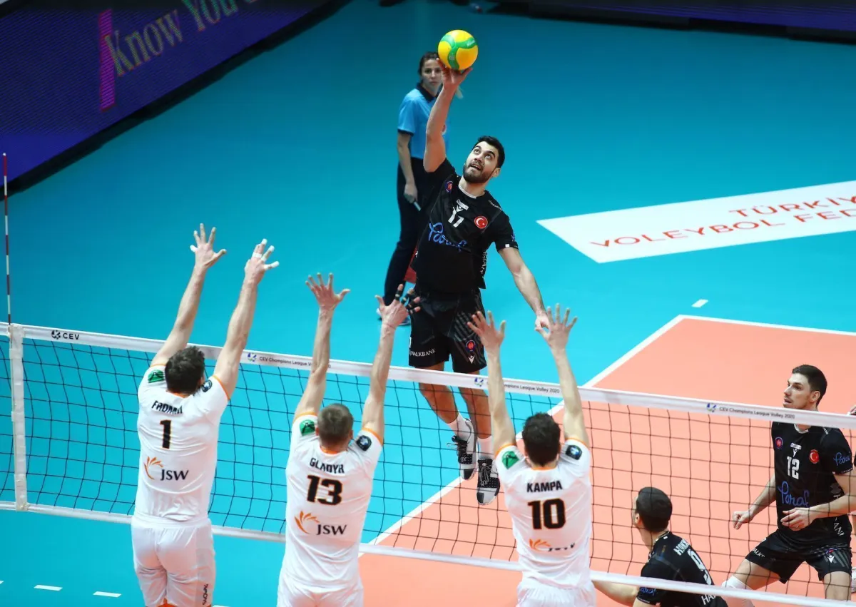 Halkbank, Polonya'nın Jastrzebski Wegiel takımına 3-0 Yenildi