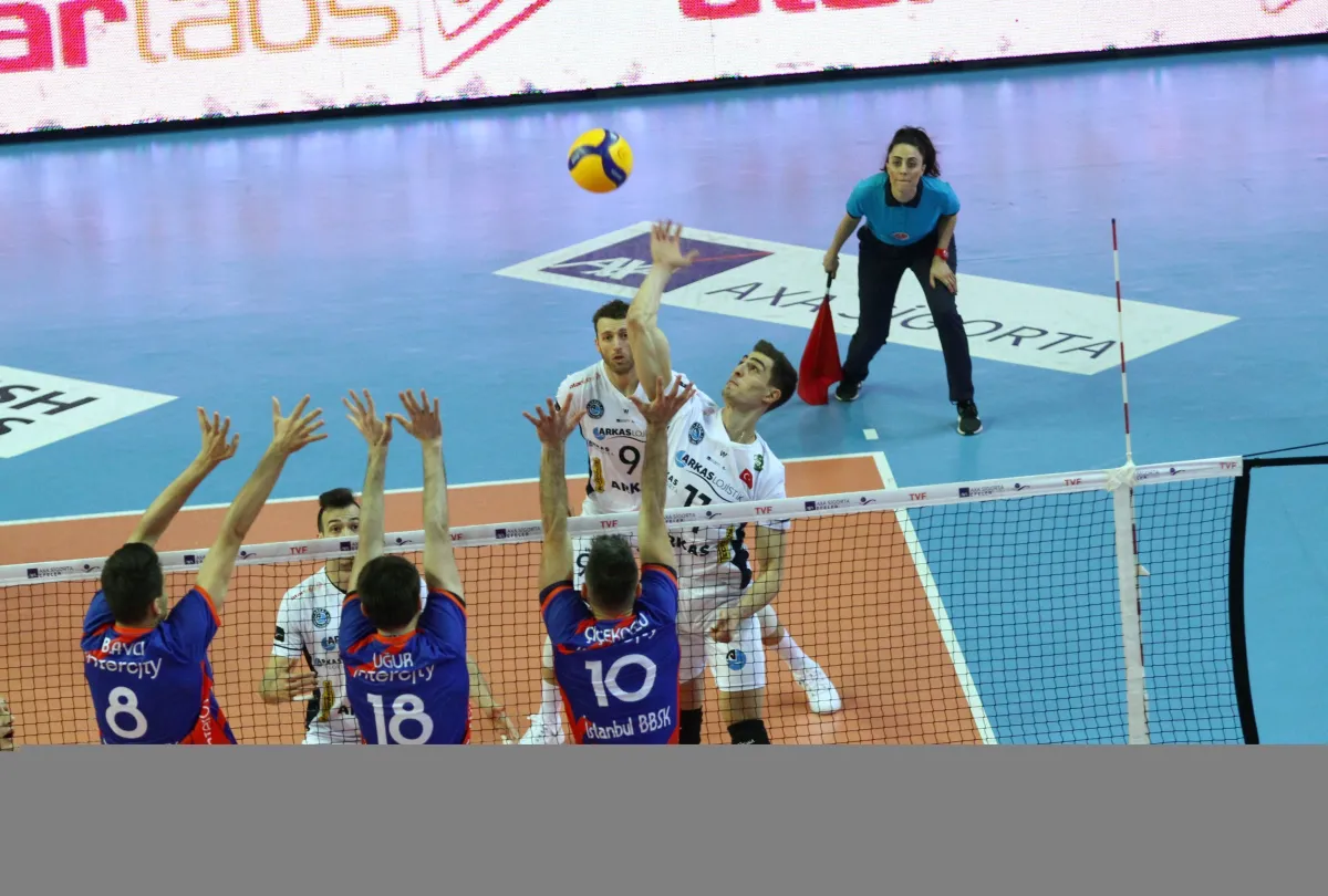 Arkas,İstanbul BBSK'ya Şans Tanımadı: 3-0