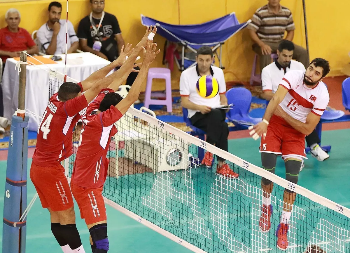 A Erkek Milli Takımımız, Mısır’ın başkenti Kahire’de oynanan FIVB World Tour 2016 ikinci etap E2 Grubu son maçında ev sahibi Mısır'a 3-1 yenilerek 5 maç sonra yenilgiyle tanıştı.