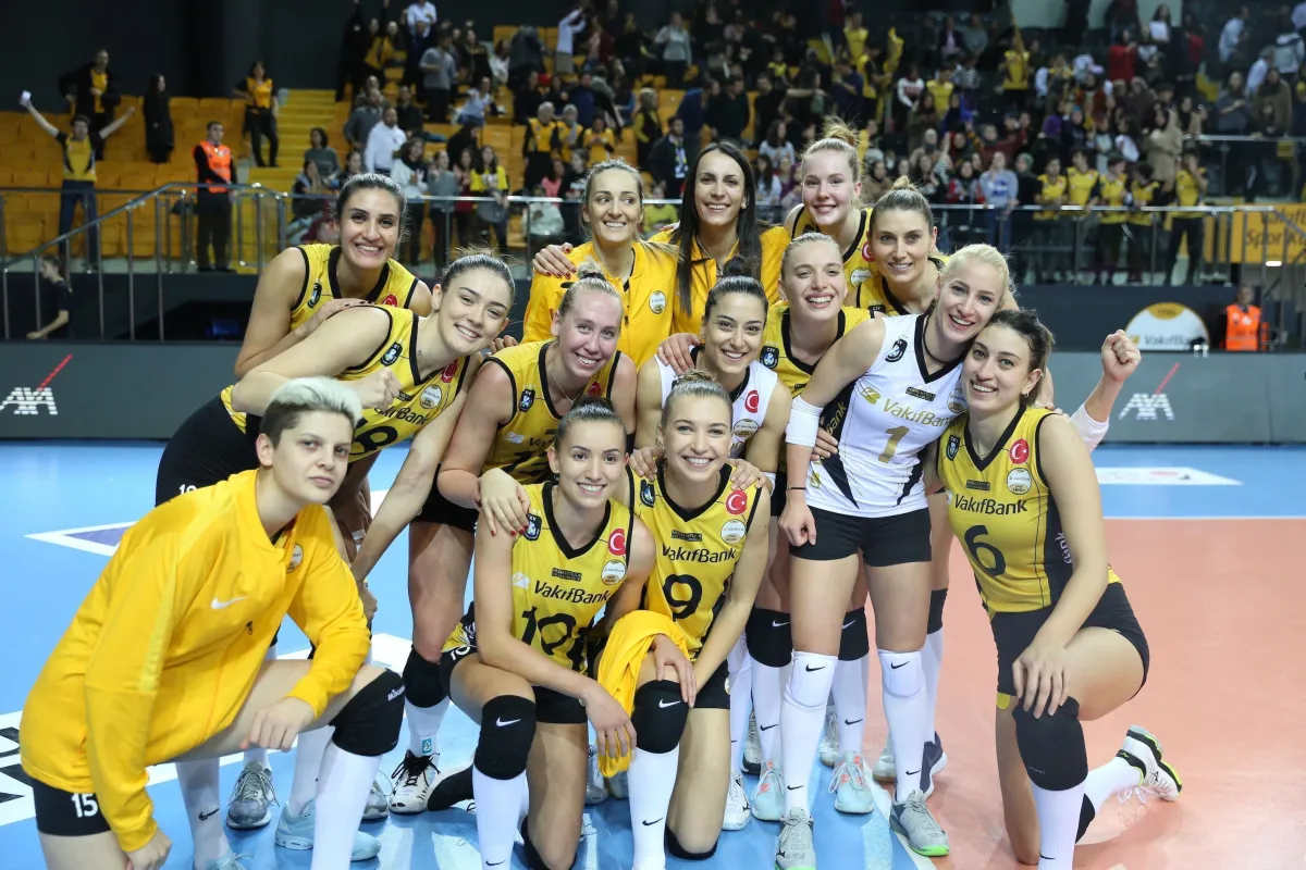 Vakıfbank, Zorlu maçta Fenerbahçe OPET'i 3-1 Yendi