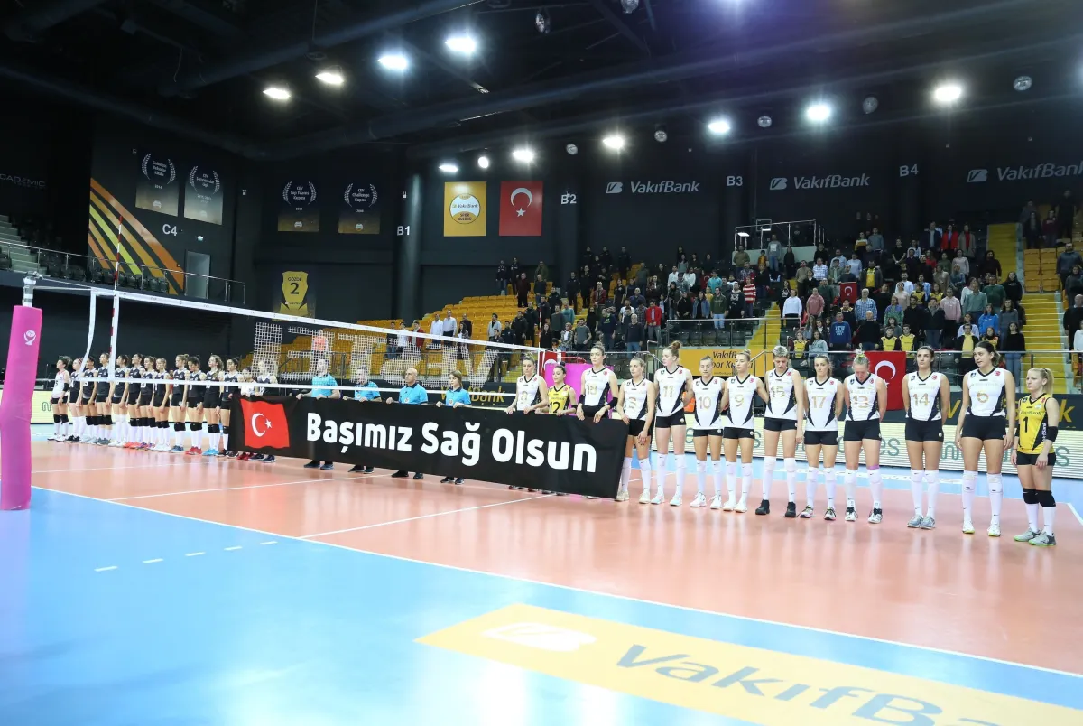 VakıfBank liderliğini sürdürdü