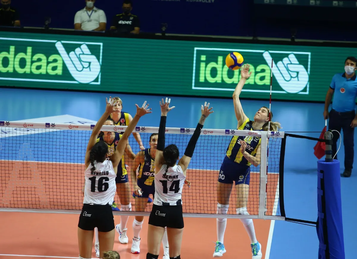 Axa Sigorta Kupa Voley'de 2'nci Gün Geride Kaldı