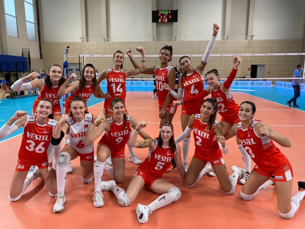 U17 Kız Milliler 4'te 4 yaptılar
