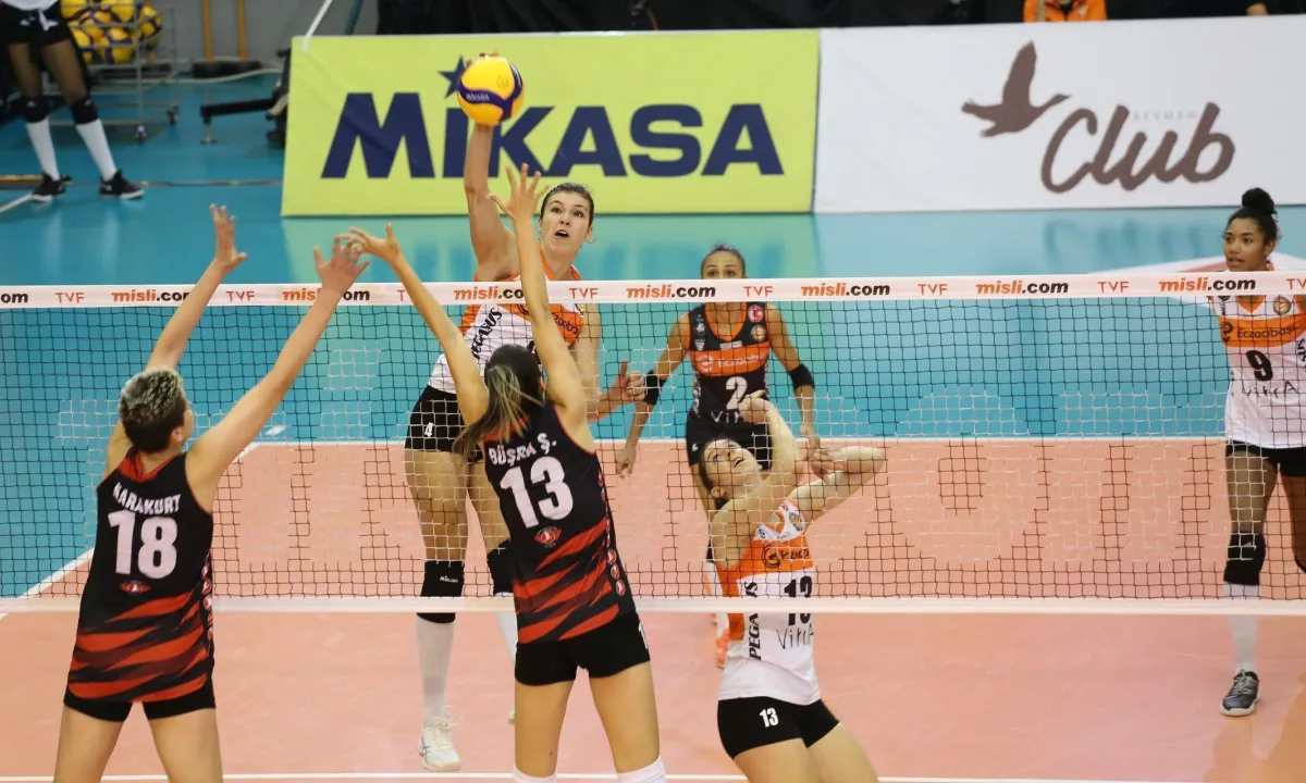 Turuncu Beyazlılardan bir galibiyet daha