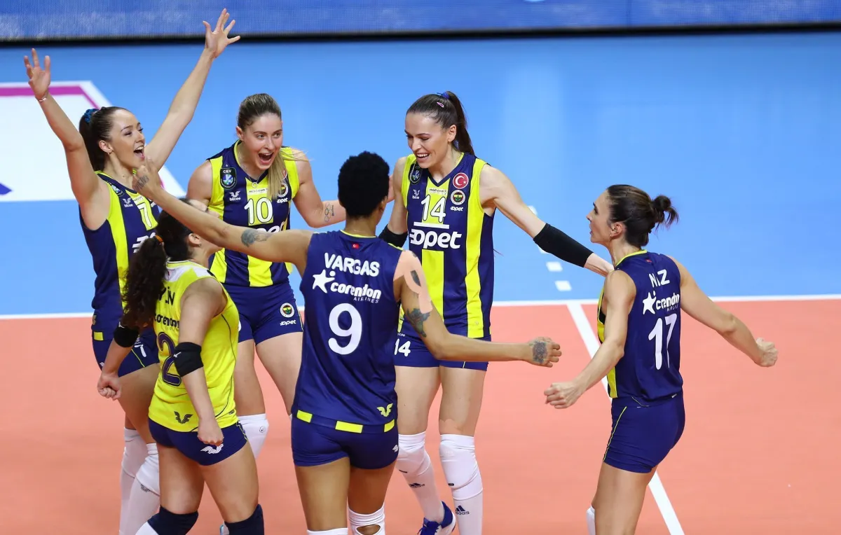 Fenerbahçe OPET Cim Bom'a Set de Puan da Vermedi: 3-0