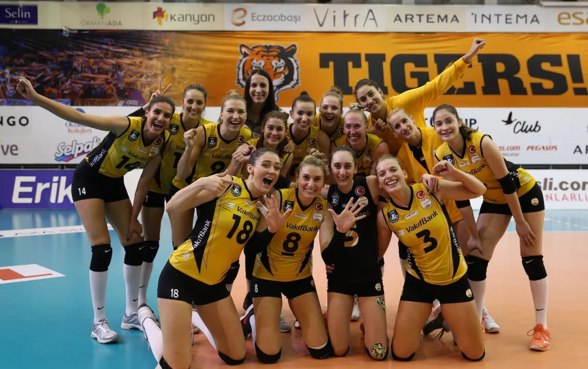 Derbide müthiş geri dönüşle lider VakıfBank