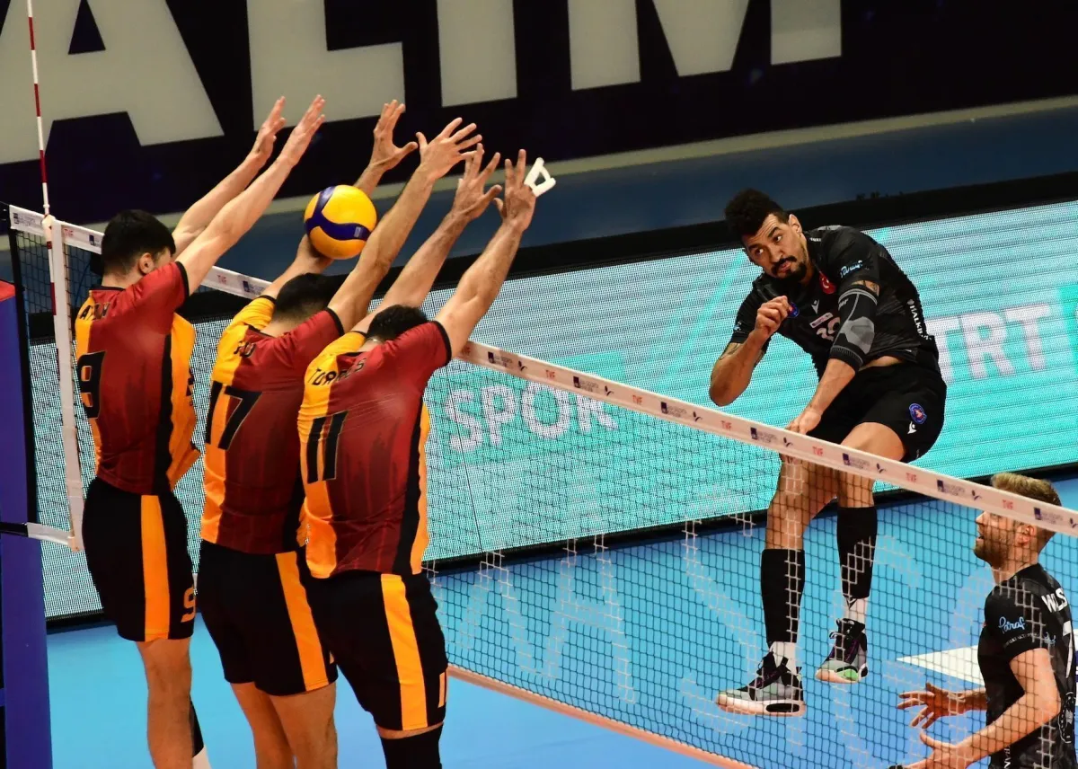 Galşatasaray HDI Sigorta 5 Setlik Mücadelede Halkbank'ı 3-2 Yendi
