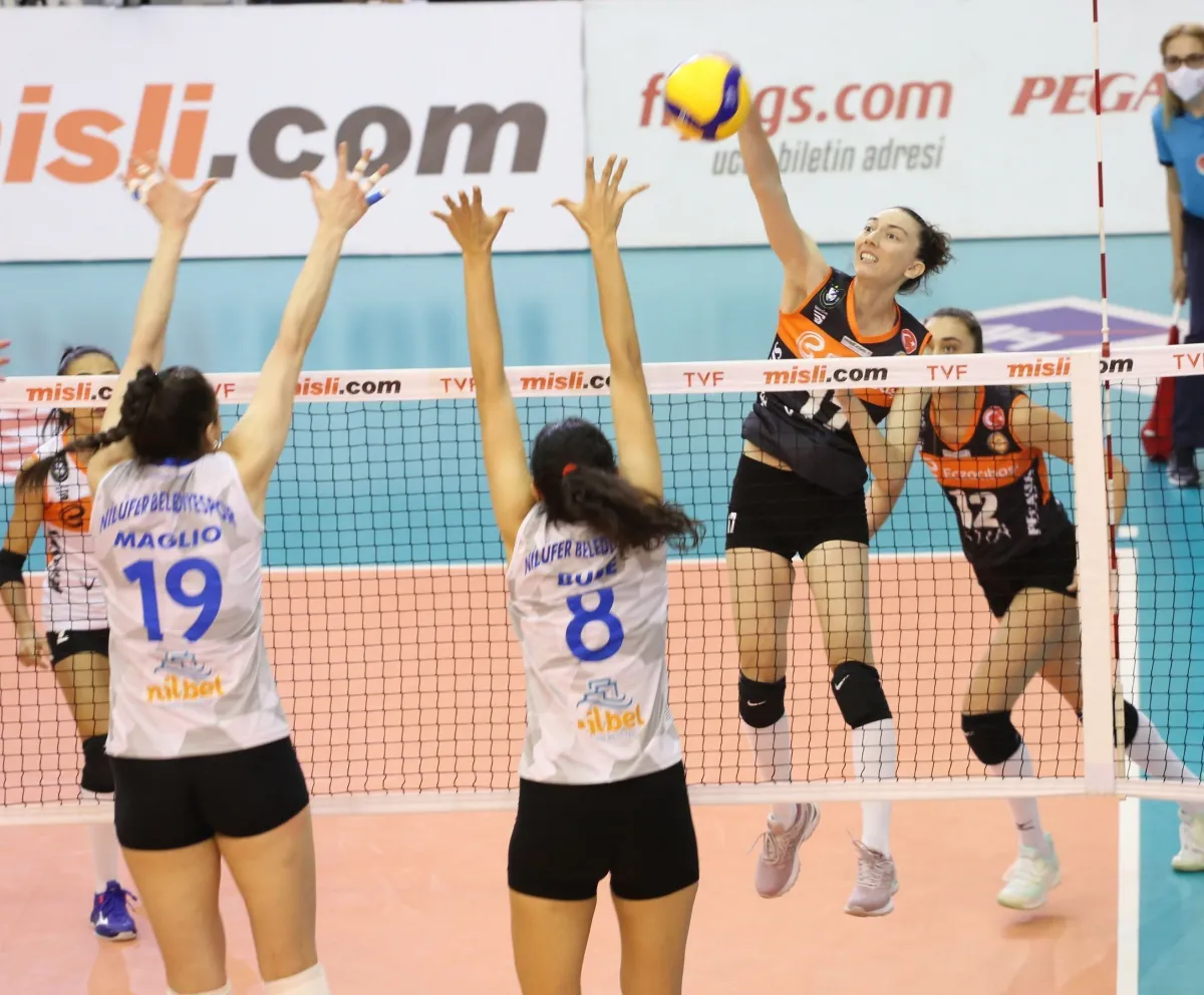 Eczacıbaşı VitrA, Nilüfer Belediyespor'a 3-2 Yenildi