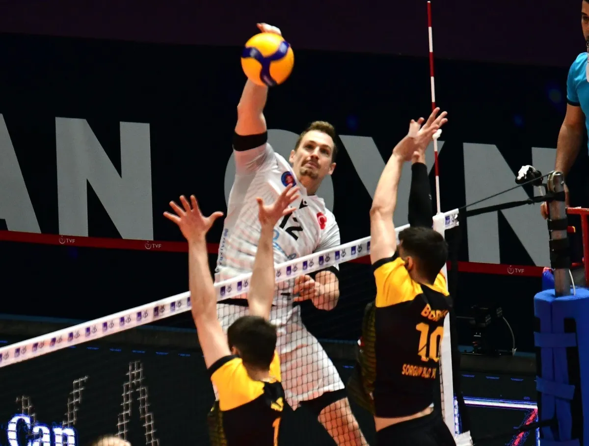Halkbank, Axa Sigorta Kupa Voley'de Play Off Turuna Yülseldi