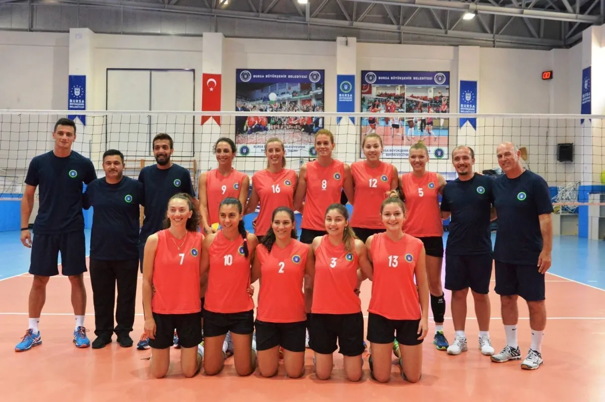 Bursa Büyükşehir Macaristan Milli Takımını 3-0 yendi ve Hazırlık Kampına Galibiyetle Başladı