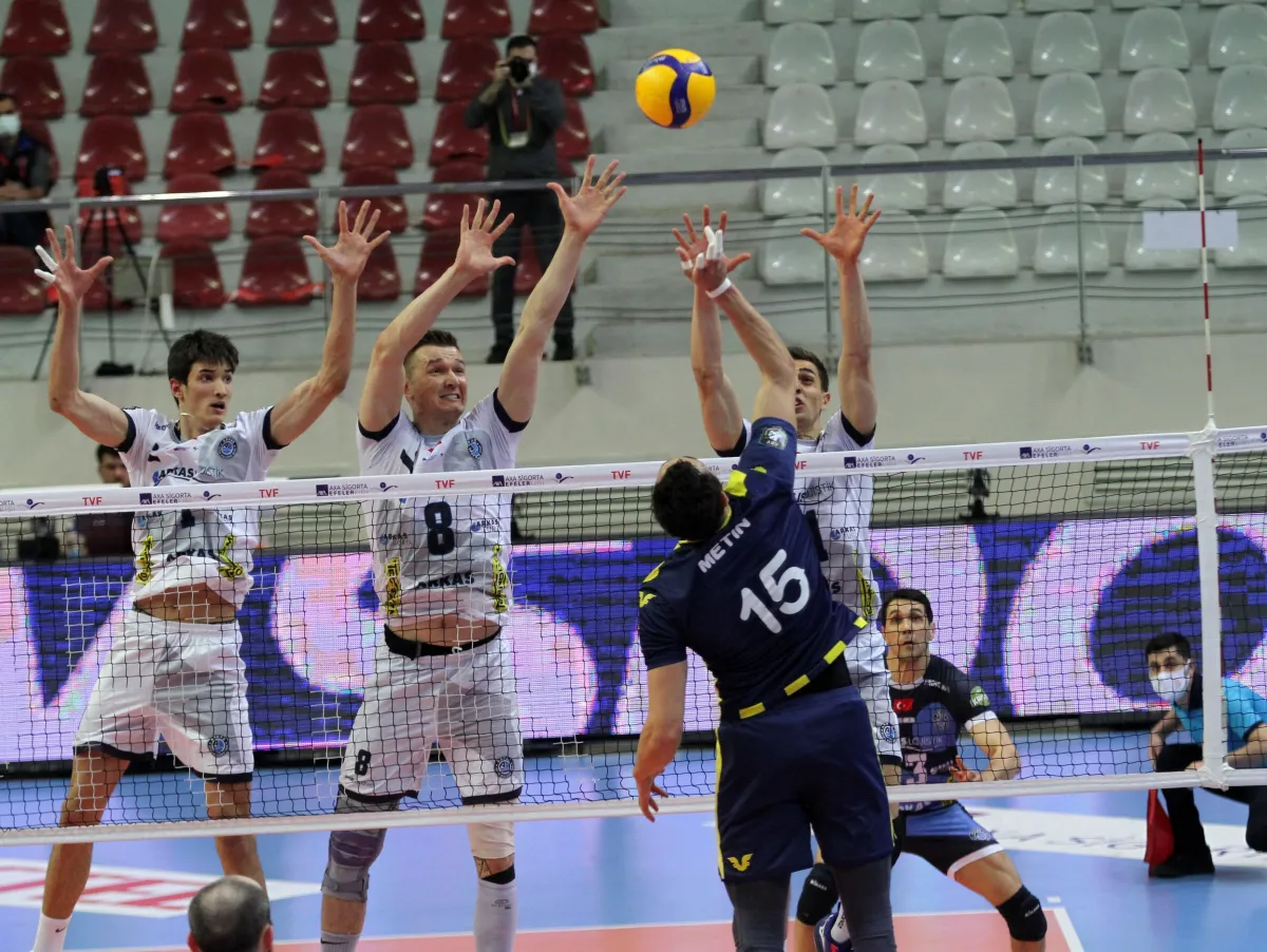 Fenerbahçe HDI Sigorta Arkas'ı İzmir'de 3-0 Yendi