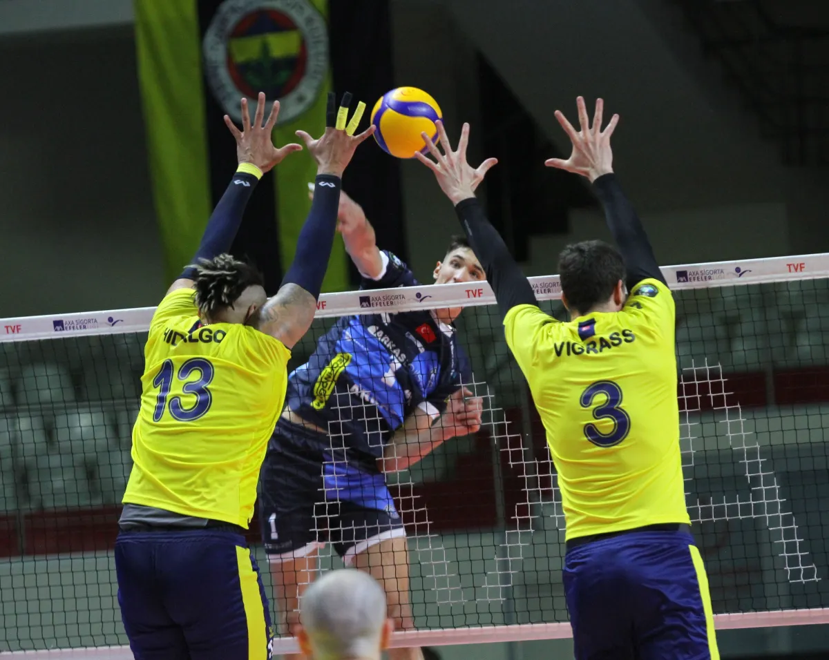 Arkas'ı 3-2 yenen Fenerbahçe HDI Sigorta Finalde