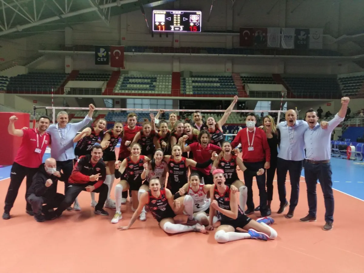 TÜRK HAVA YOLLARI ŞAMPİYONLAR LİGİ’NE UÇTU