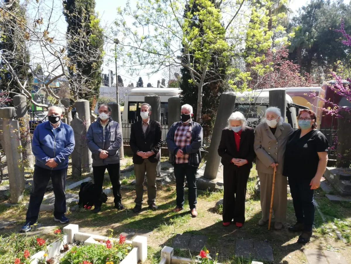 Değer Eraybar kabri başında anıldı
