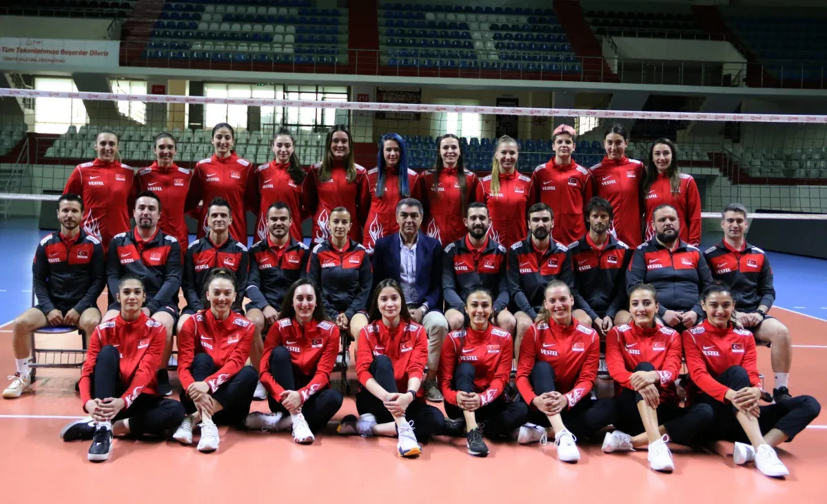 A Milli Kadın Voleybol Takımımız, İstanbul’da başladığı hazırlıklarını sürdürüyor.