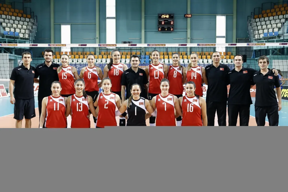 U19 Genç Bayanlarda Sırbistan'a 3-0 Yenilen Kızlarımız Final Şansını Yitirdi