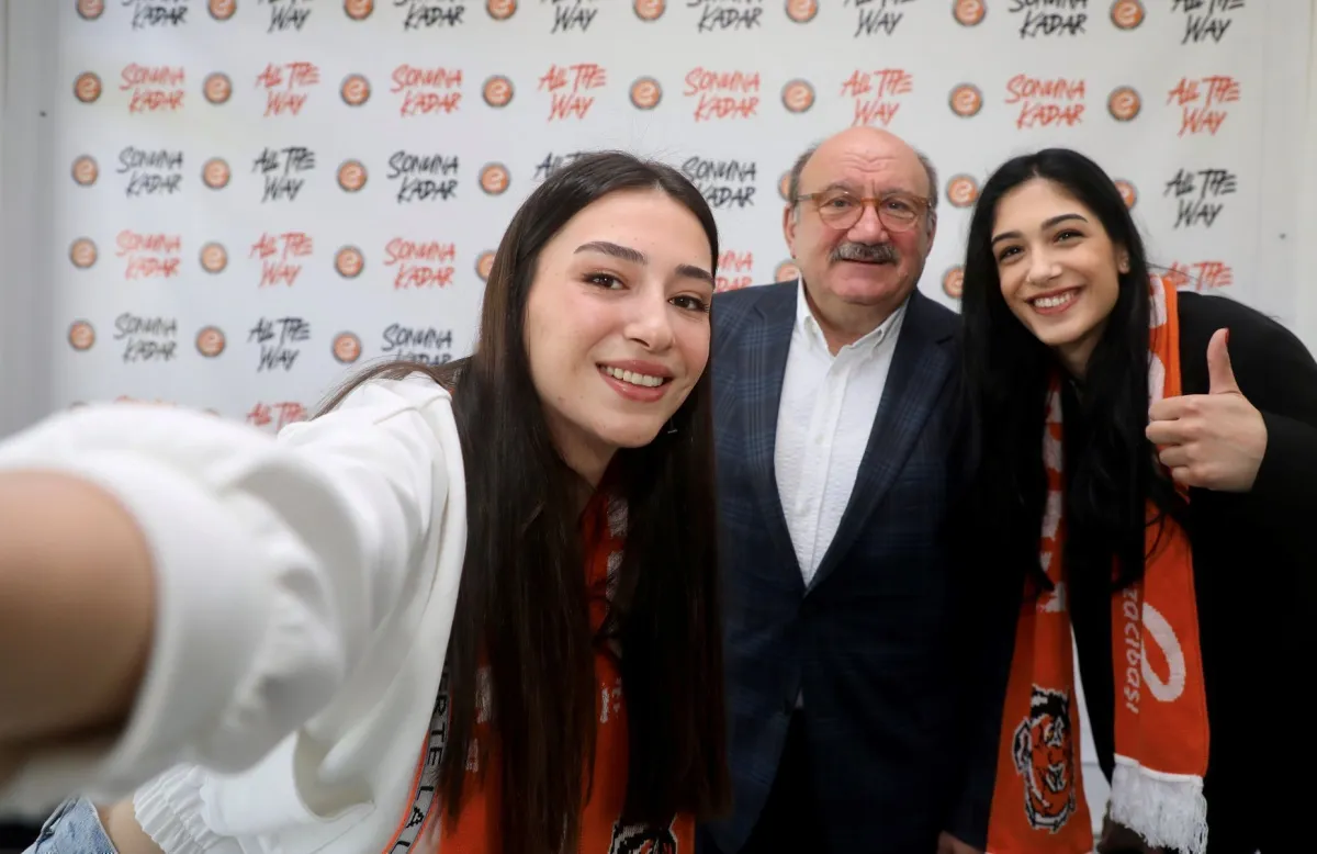Eczacıbaşı VitrA, Saliha ile devam ediyor