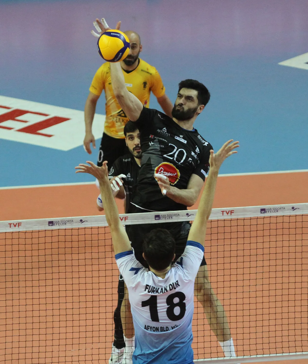 Emre Tayaz BİR  yıl daha Altekma’da