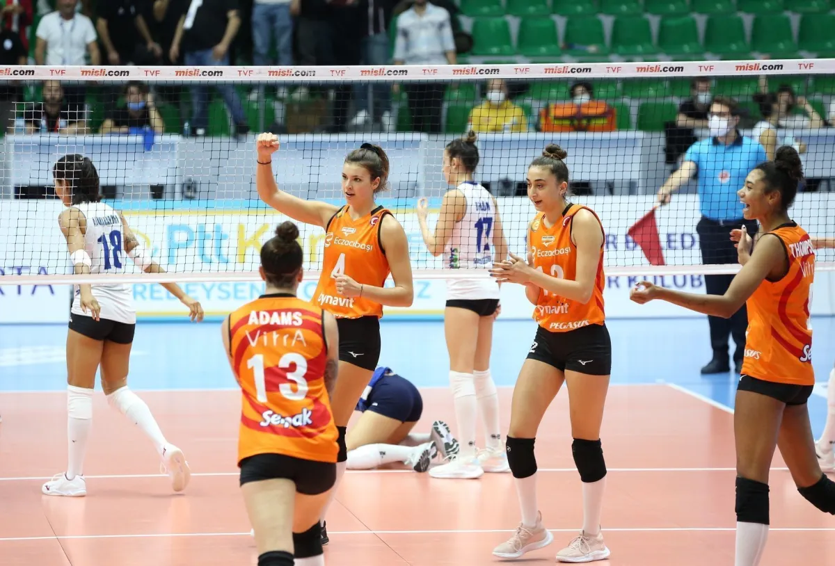Eczacıbaşı Dynavit, deplasmanda galip