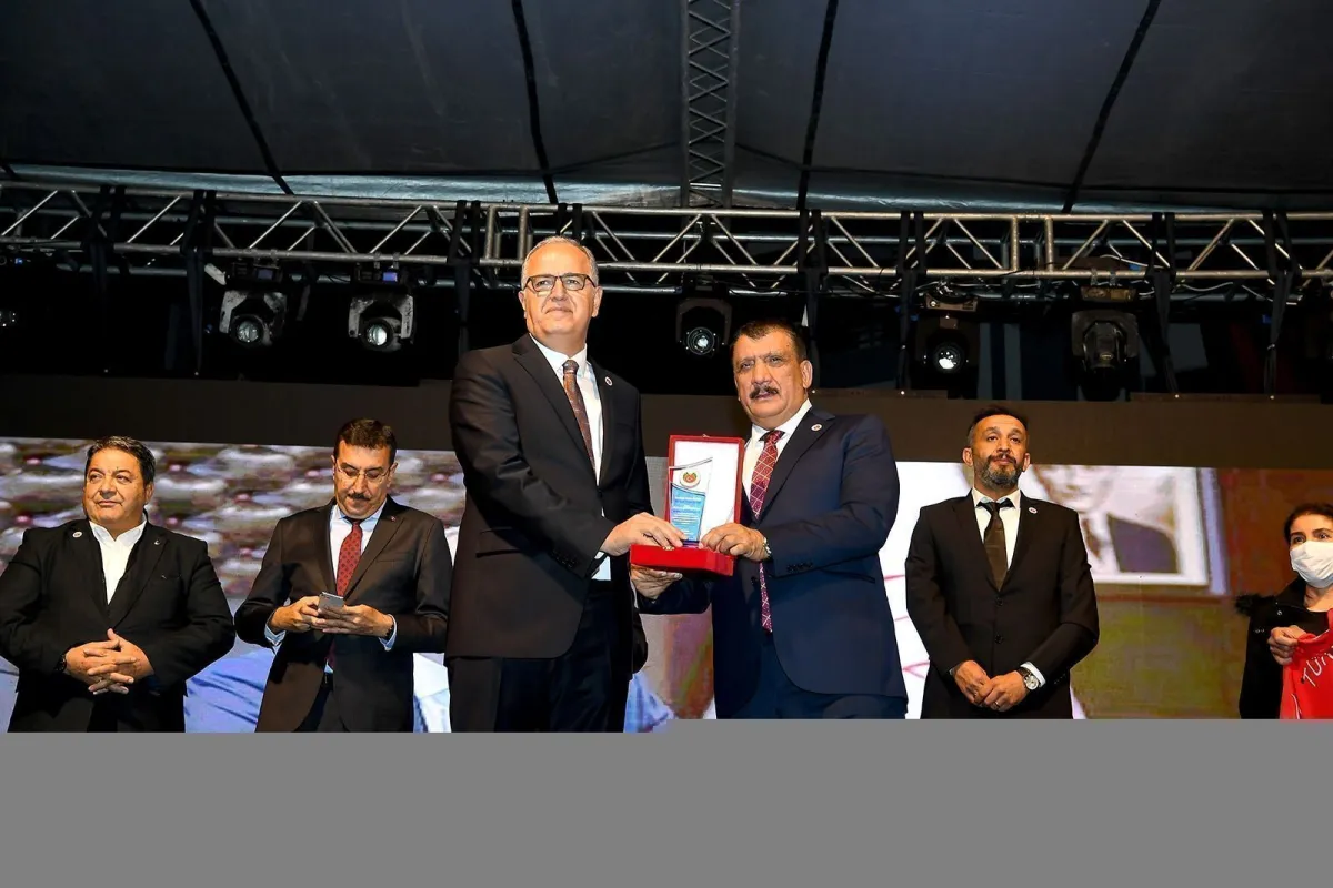 Akif Üstündağ’a memleketi Malatya’da Ödül
