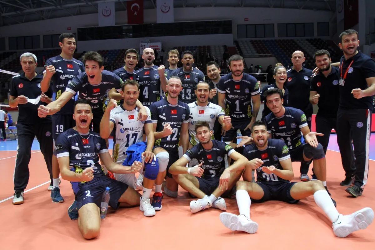 Arkas Spor Avrupa'da Turladı