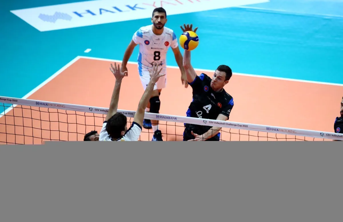 Halkbank, CEV Challenge Kupası'nda Bulgaristan’ın Marek Union-Ivkoni DUPNITSA takımını 3-0 mağlup etti