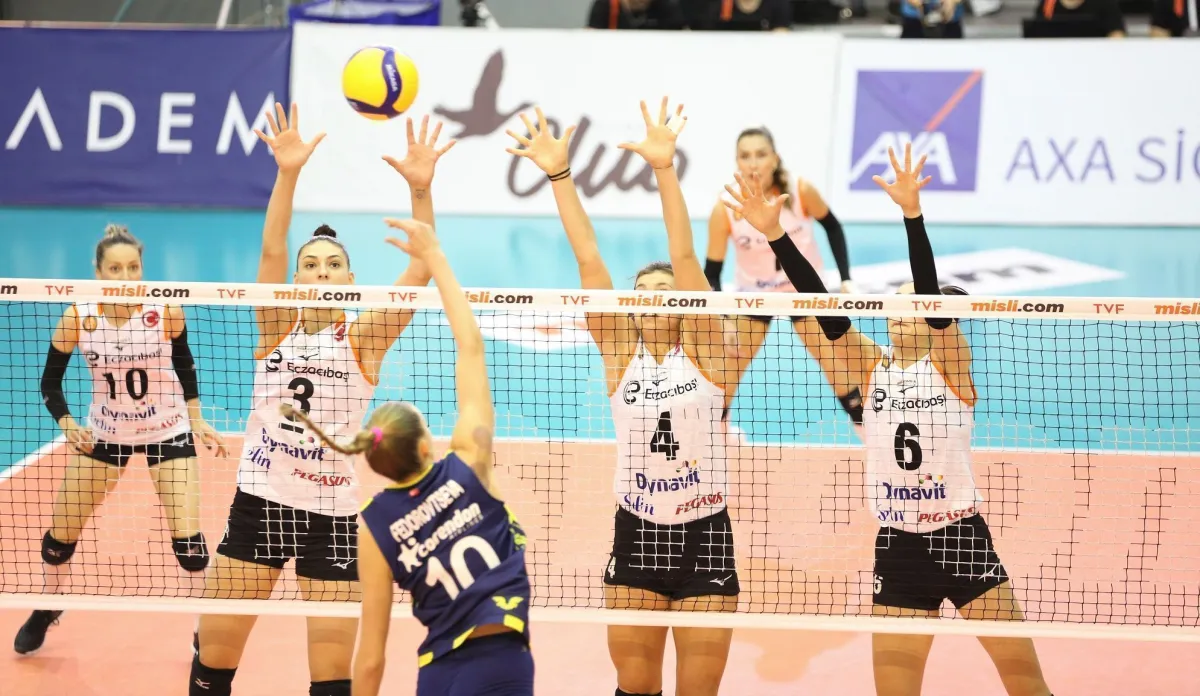 Beş  Setlik zorlu ve harika Derbinin galibi Eczacıbaşı Dynavit