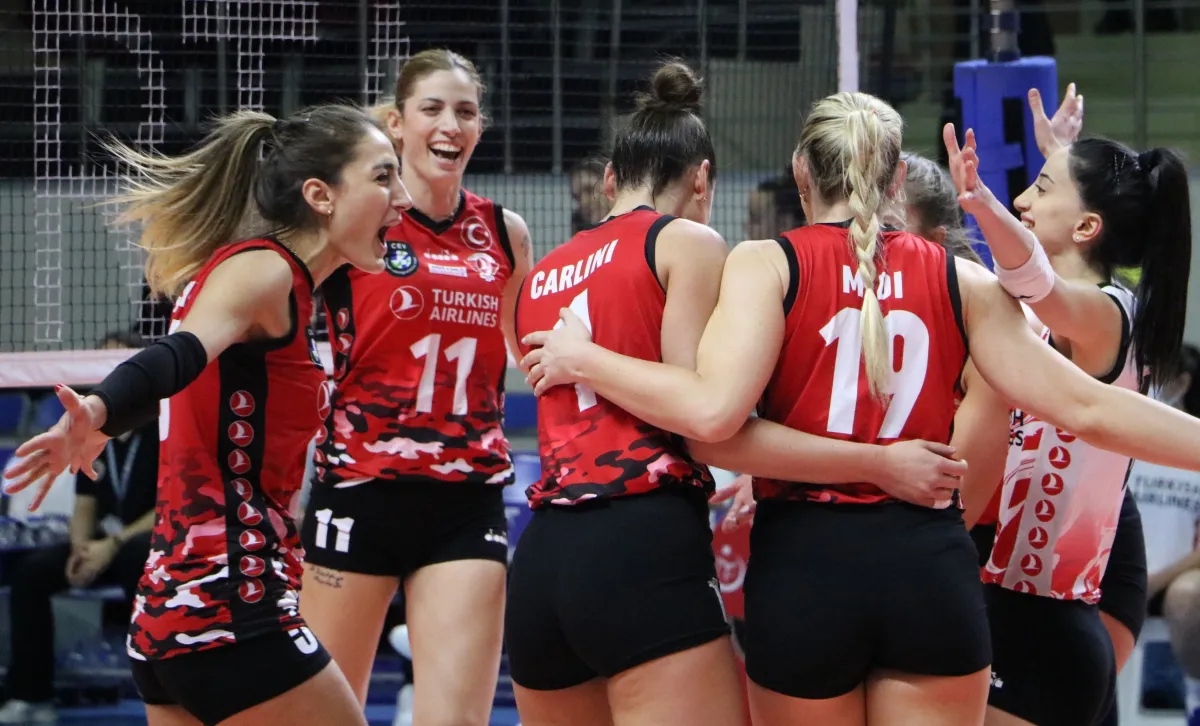 TÜRK HAVA YOLLARI, AXA SİGORTA KUPA VOLEY’DE YARI FİNALE UÇTU