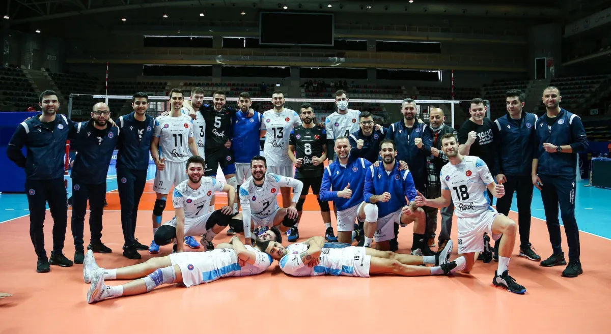 Halkbank Avrupa'da yarı finalde