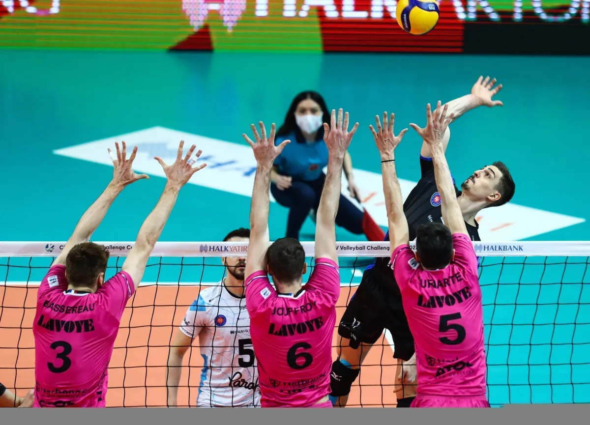 Halkbank Erkek Voleybol Takımı’nın milli smaçörü Yiğit Gülmezoğlu: " Sezonun en keyifli anlarındayız"