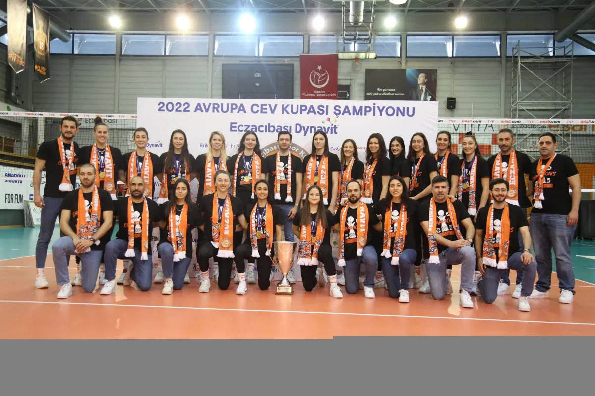 Eczacıbaşı Dynavit, CEV Avrupa Kupası Şampiyonluğu’nun mutluluğunu medya mensupları ile paylaştı