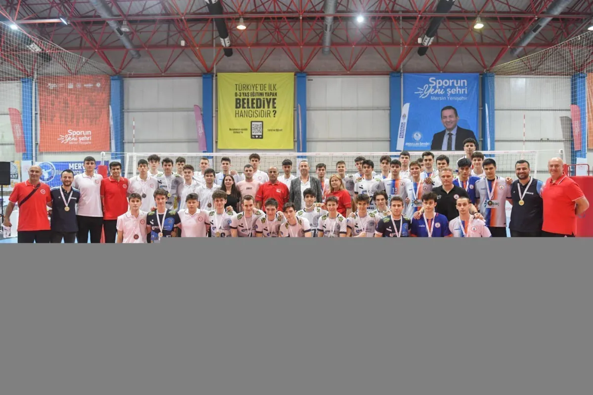 YILDIZLAR DA VAKIFBANK VE ARKAS TÜRKİYE ŞAMPİYONU