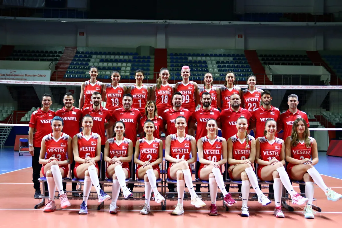 A Milli Kadın Voleybol Takımımız VNL İçin Start Alıyor
