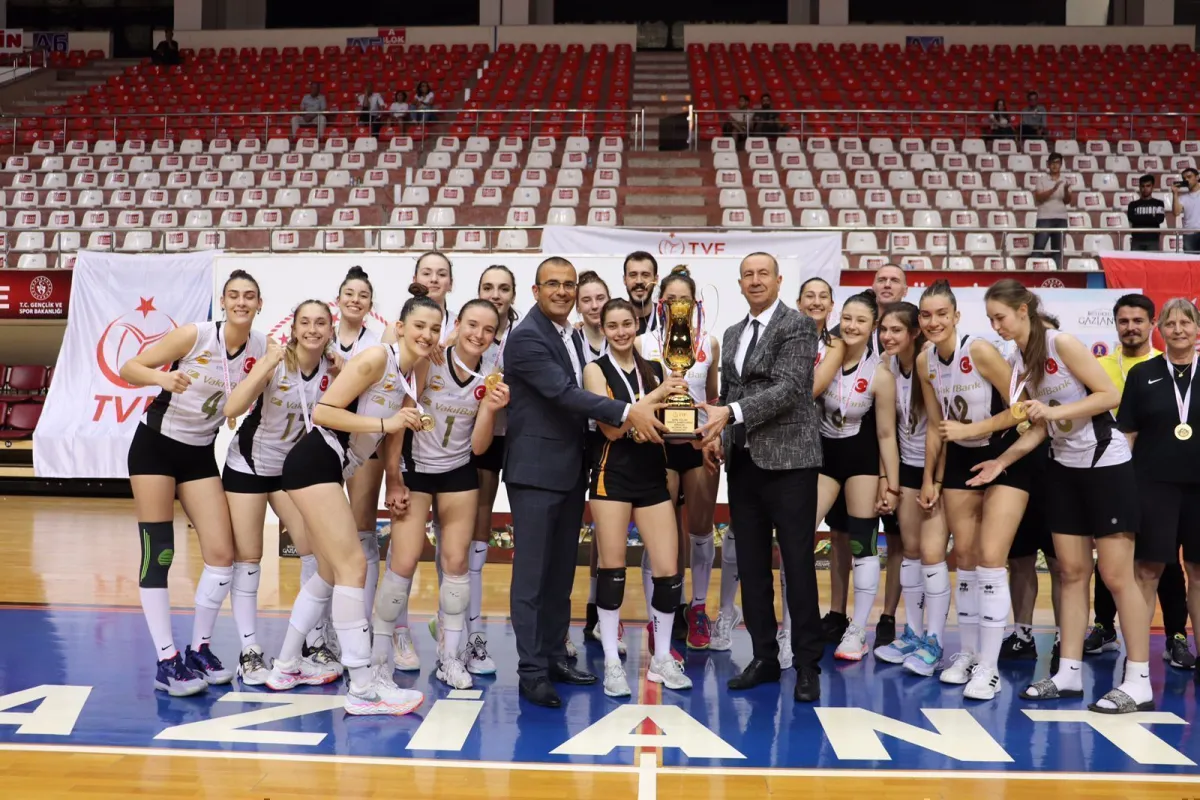 Genç Kızlar Türkiye Şampiyonası 'nda Vakıfbank Şampiyon