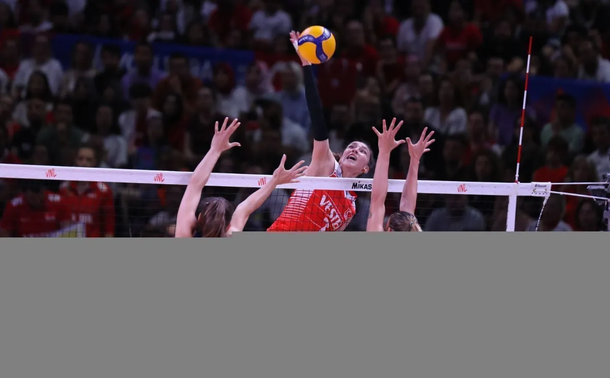 A Milli Kadın Voleybol Takımımız, 2022 FIVB Milletler Ligi yarı final maçında İtalya’ya 3-0 yenildi.