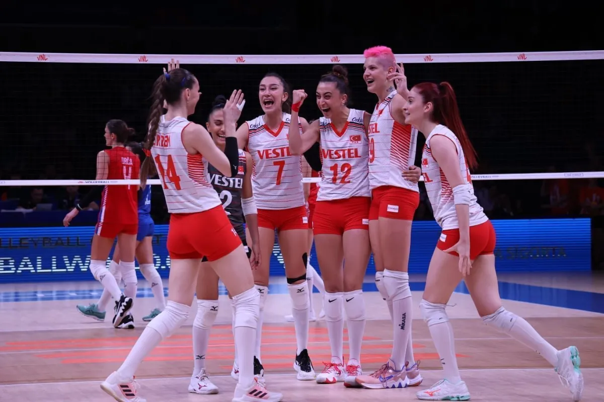 Sırbistan'a 3-0nYenilen Filenin Sultanları, VNL'yi 4. Sırada Tamamladı