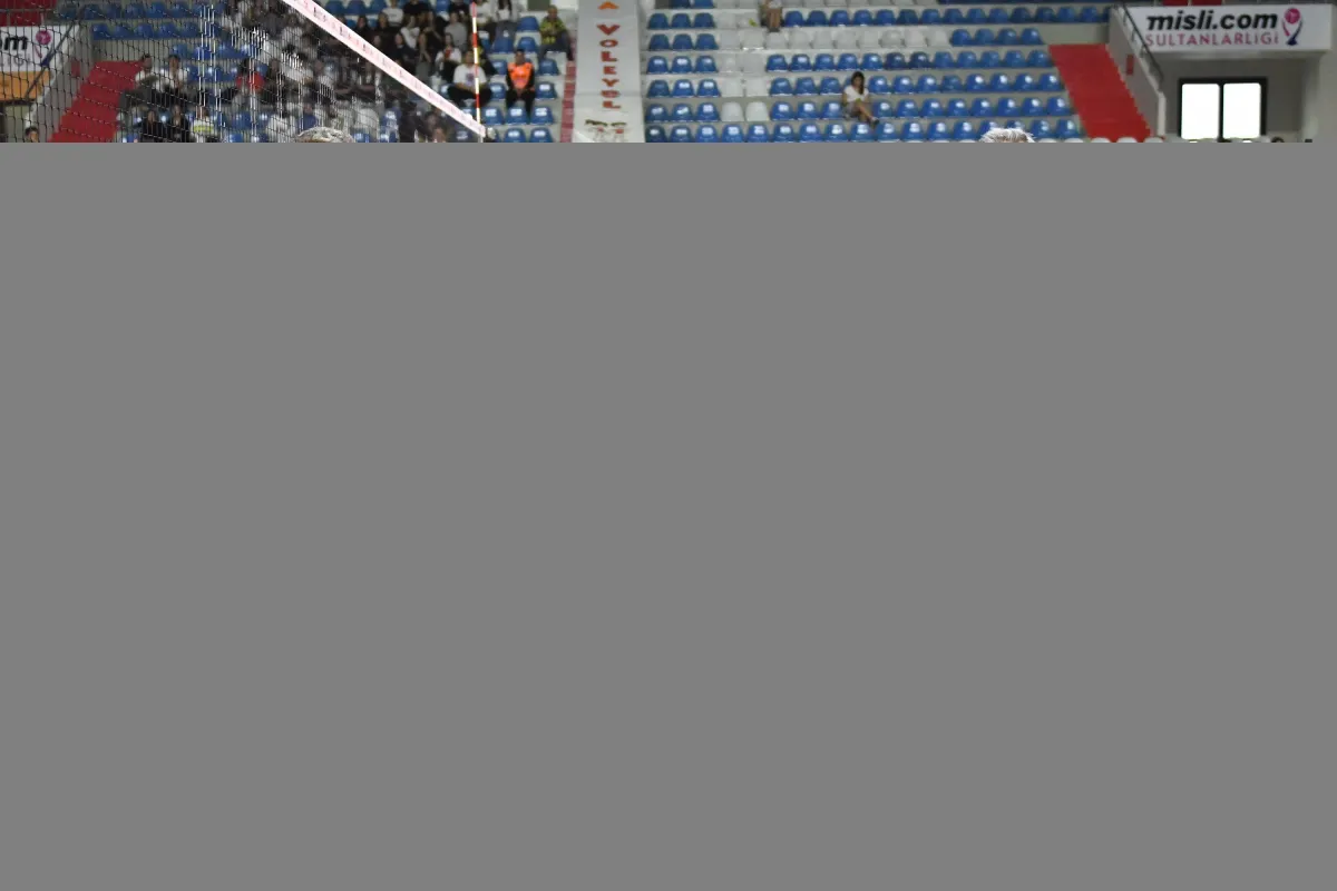 AXA Sigorta Efeler Ligi’nde 2022-2023 sezonu, bugün Fenerbahçe HDI Sigorta – Cizre Bld. karşılaşmasıyla başlad
