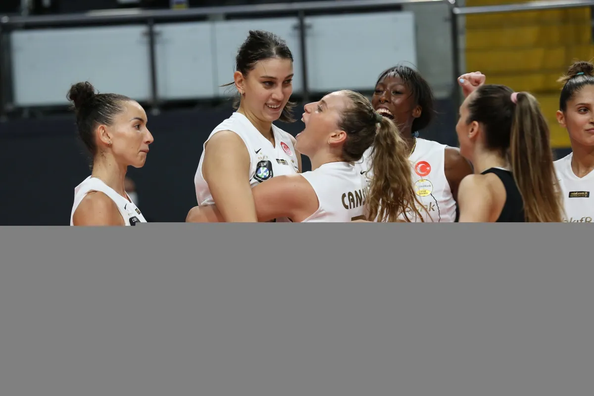 VakıfBank, evinde kazanarak başladı