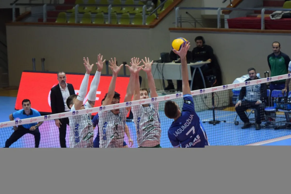 Bursa Büyükşehir Belediyespor Kupa Voley çeyrek finalinde Arkas Spor’a mağlup oldu