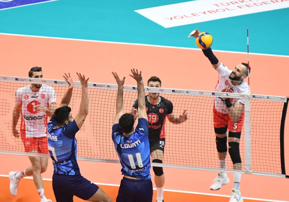 5 Setlik Maçın Galibi Ziraat Bankkart Oldu: 3-2