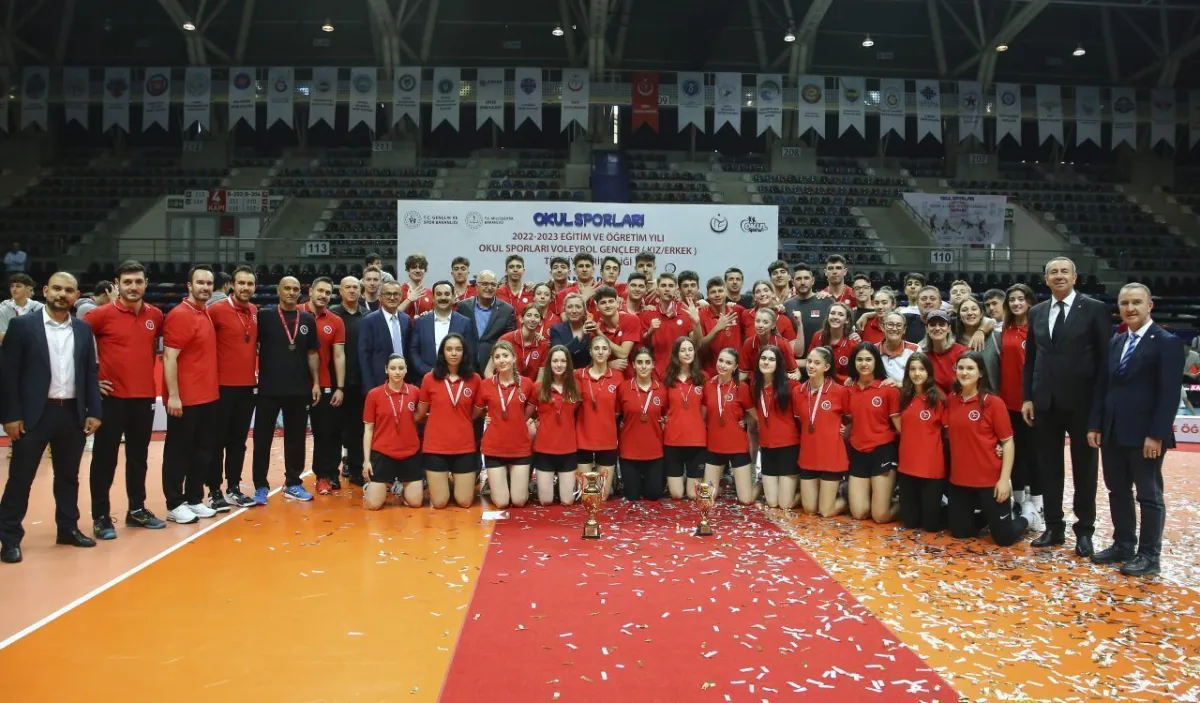 Liseler Arası Türkiye Şampiyonası Finalleri’nde TVF Spor Lisesi hem erkeklerde hem de kızlarda büyük bir başarıya imza attı.