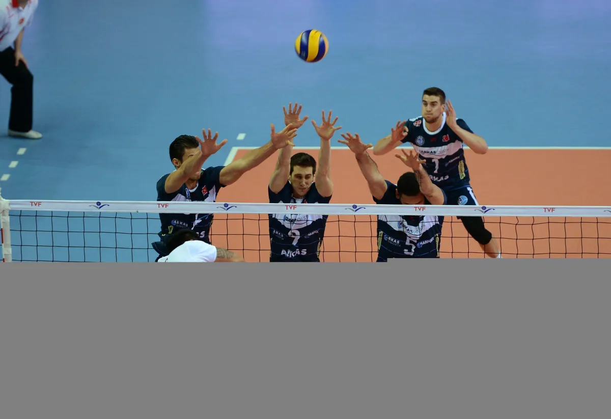 Arkas Spor, İzmir’de konuk ettiği Galatasaray HDI Sigorta’yı 3-1 Yenerek3 Puan Aldı
